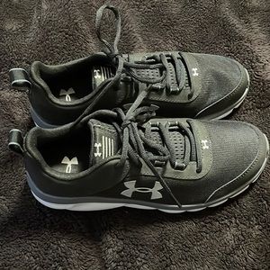 Brand Under Armour Youth New Assert 8 Size 6.5Y
